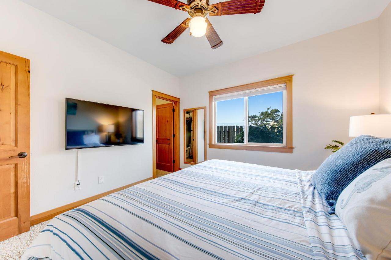 Blue Wave Heights Villa Lincoln City Exterior photo
